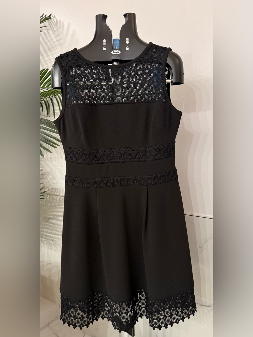 Lauren Ralph Lauren Black Lace Yoke Fit Flare Dress 10 Crochet Hem LBD